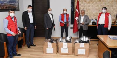 Afyonkarahisar Gençlik merkezinden belediyeye 400 adet siperlik