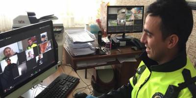 Kırıkkale'de Polis memuru verdiği sözünü EBA üzerinden yerine getirdi