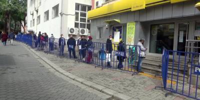 Denizli’de yaklaşık 400 metrelik kuyruk