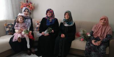 5 kuşak birlikte Anneler Günü! Torununun torunuyla birlikte kutladı