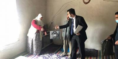 Bitlis’in Hizan Kaymakamı Mustafa Köleoğlu’ndan yaşlılara ‘Anneler Günü’ ziyareti