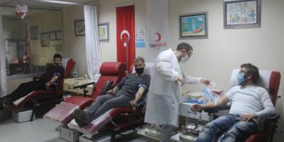 Motosiklet Kulübünden Kızılay'a kan bağışı