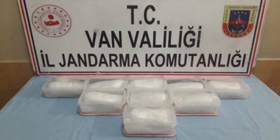 Van'ın Başkale ilçesinde 9 kilogram metamfetamin ele geçirildi