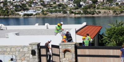 Gazeteci Yılmaz Özdil'in villasında yıkımı durdurma kararı