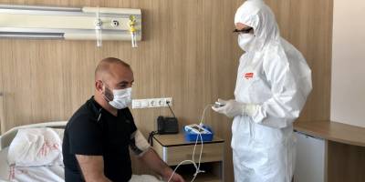 Covid-19 nedeniyle çocuklarını göremeyen hemşire gözyaşlarını tutamadı