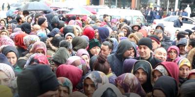 Mağaza indirimleri Covid-19 salgınını dinlemedi