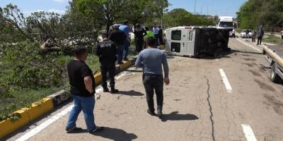 Kırıkkale’nin Keskin ilçesinde kontrolden çıkan minibüs devrildi 7 yaralı