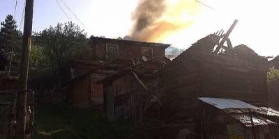 Karabük'ün Eskipazar ilçesinde iki katlı ev alevlere teslim oldu!