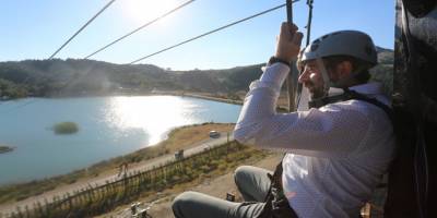 Gürsu Belediyesi’nin Ericek’te bulunan Adrenalin Park hobbit evler renkleniyor