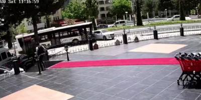 Elazığ’da Otobüs otomobile çarpıp sürükledi