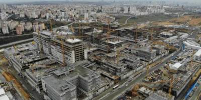 İkinci etabının açılışına günler kalan hastanenin yollarında hummalı çalışma sürüyor