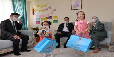 Bilecik Valisi Şentürk, koruyucu aileyi ziyaret etti