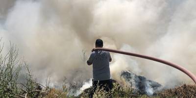 Hatay’ın Samandağ ilçesinde ot yangını korkuttu