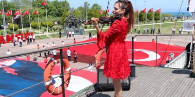 Samsun Bandırma vapurunda 19 Mayıs Keman konseri