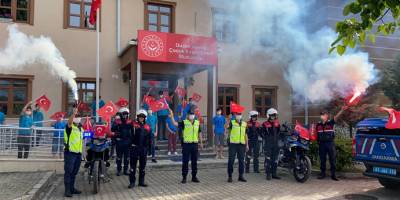 Düzce'de Jandarma ekipleri gençlik meşalesini Sevgi Evleri'nde yaktı