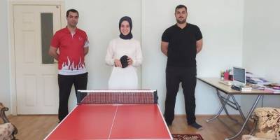 Midi Masa Tenisi Masaları ve Kitaplar Gençlik Spor ve İl Müdürlüğü tarafından sporculara dağıtıldı