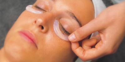 Göz Altlarına Özel Bakım Nasıl Yapılır?