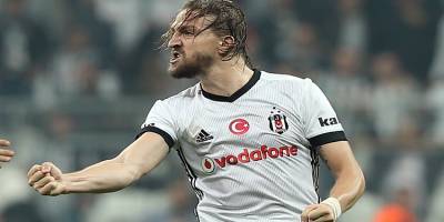Beşiktaşlı futbolcu Caner Erkin: 'Frank de Boer, İnter kariyerimi bitirdi'