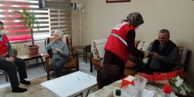 Zonguldak'ın Devrek ilçesinde Kızılay Şubesinden şehit ailelerine ziyaret