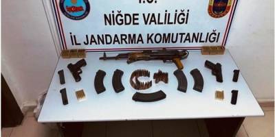 Niğde'de evden cephanelik çıktı