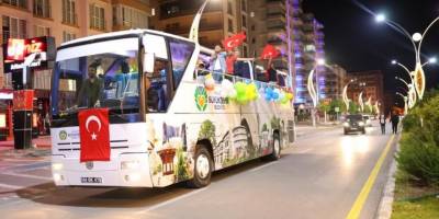 Malatya Büyükşehir Belediyesi Ramazan Bayramında evde olanlar için müzik ziyafeti sundu