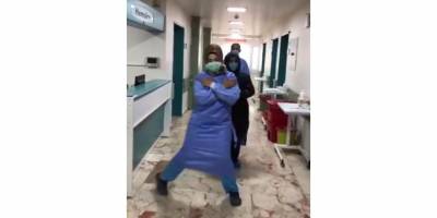 Koronayı yenen 60'ıncı hasta, hastaneden böyle uğurlandı