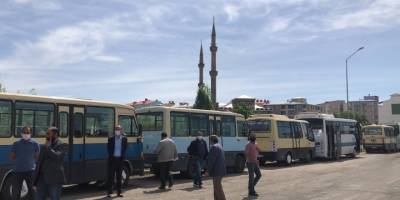 Kars’ta 96 dolmuş sahibi yetkililere seslendi
