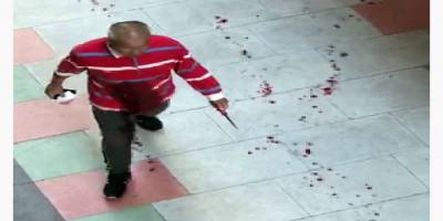 Marmaris'te kendisini bıçaklayan şahsı kanlar içinde elinde bıçakla aradı