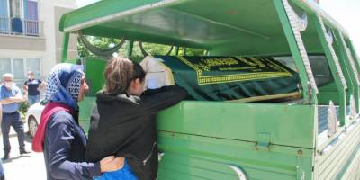 Platonik aşk yaşadığı tarafından öldürülen annesine veda sözleri yürekleri dağladı