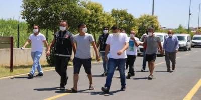 Adana'da torbacılara yönelik yapılan operasyonda 3 el yapımı bomba ele geçirildi