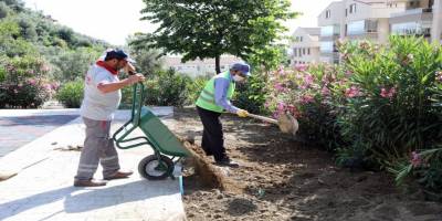 Bursa Mudanya’da yaz temizliği devam ediyor