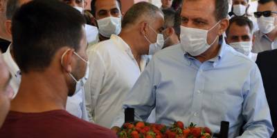 Başkan Vahap Seçer, Anamur’da incelemelerde bulundu