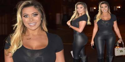 Chloe Ferry, Küvette çıplak poz verip mahrem yerlerini köpükle kapattırdı