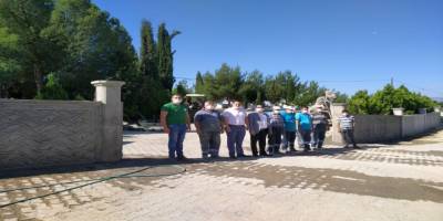 Manisa'da Mezarlıklardaki bakım onarım çalışmaları devam ediyor