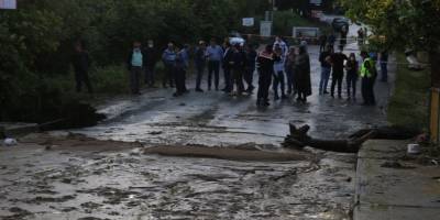Zonguldak'ta Aşırı yağışla yol çöktü, 7 köyün beldeye ulaşımı uzadı