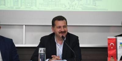 Turizmcilerle bir araya geldi