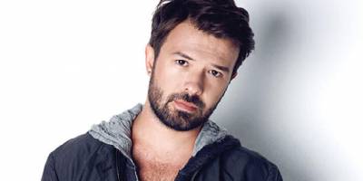 Konseri fırsata çeviren Yalın'dan depremzedeler için anlamlı yardım