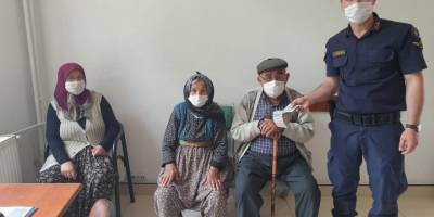 Kömür ve para yardımı yapma bahanesi ile yaşlı çiftin 29 bin lirasını çaldılar