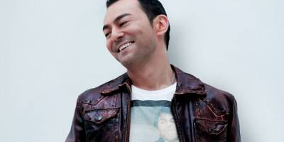 Serdar Ortaç önce övgü yağdırdı, sonra sarmaş dolaş poz verdi