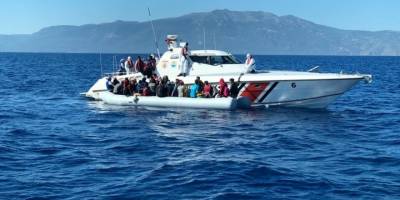 Çanakkale’nin Ayvacık ilçesi açıklarında 50 düzensiz göçmen kurtarıldı