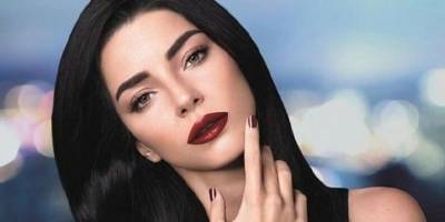 Merve Boluğur, Makyajsız ve Sütyensiz Haliyle Yakalandı