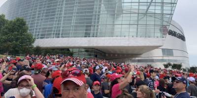 Binlerce Donald Trump destekçisi Tulsa’da