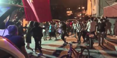 İstanbul’da asker eğlencesinde sosyal mesafe kuralını sıfırlayıp “pes” dedirttiler