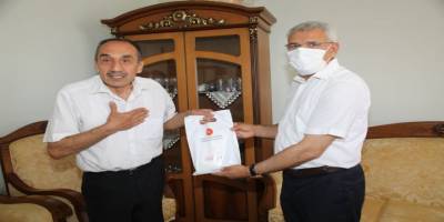 Cumhurbaşkanı Erdoğan’ın emanetini Osman Güder teslim etti