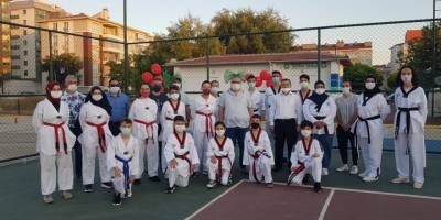 Eskişehir Gökmeydan Spor Kulübü'nün 9 sporcusu siyah kuşak bağladı