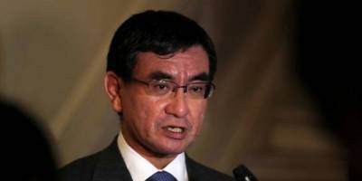 Japonya Savunma Bakanı Taro Kono'nun korumasının Covid-19'a yakalandı