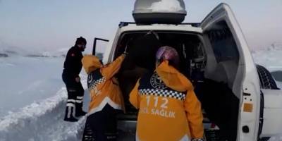 Kar ve tipide ekipler, baba oğul için seferber oldu