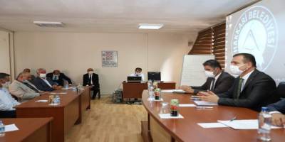 Vali İdris Akbıyık, muhtarlarla bir araya geldi