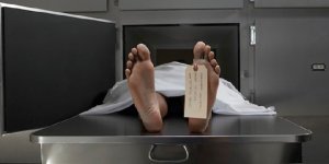 Annesinin Ölüsüyle 2,5 Yıl Yaşadı!