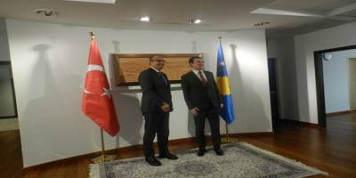 Kosova Büyükelçisi Sakar, Kosova’nın yeni Başbakanı Kurti’yi ziyaret etti